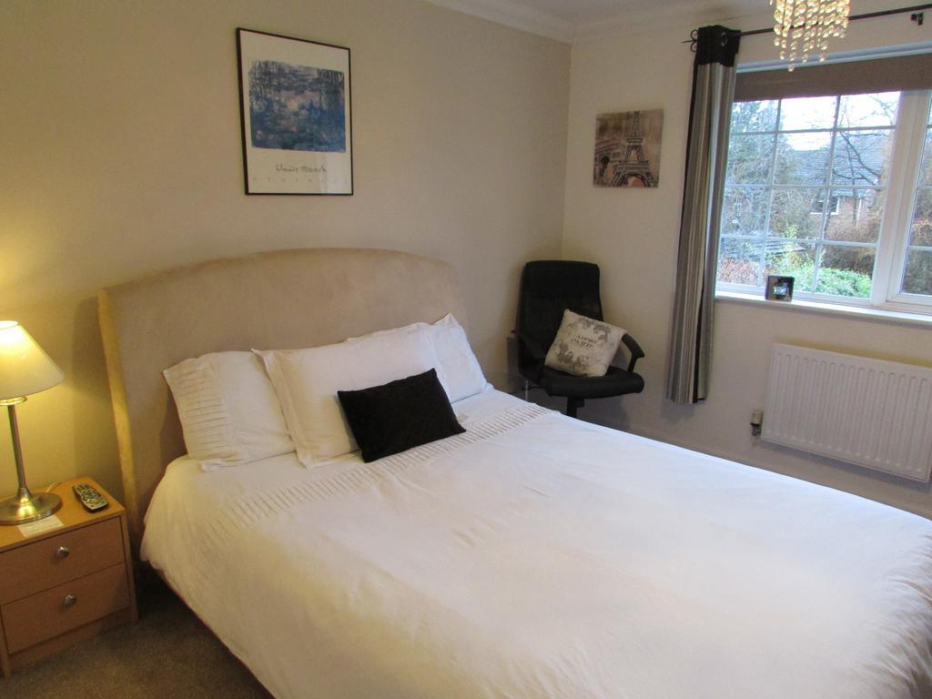Sleepneat Bed & Breakfast Ascot  Room photo